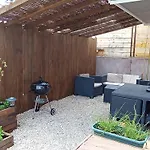 Bed & Breakfast La Guitoune - Ou Studio, Clim, Parking, Sdb Terrasses Et Entrees Privatives, 4*