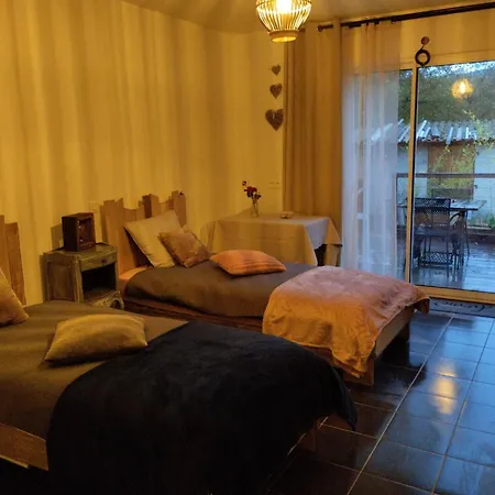 Bed & Breakfast La Guitoune - Clim, Parking Et Terrasses Privées, Entrées Indépendantes, Laroque (Herault)
