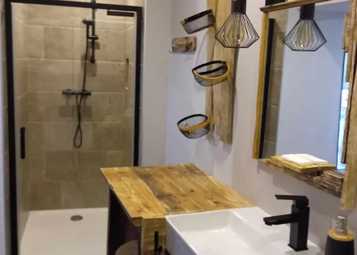 La Guitoune - Clim, Parking Et Terrasses Privées, Entrées Indépendantes, Couette-café Laroque (Herault)